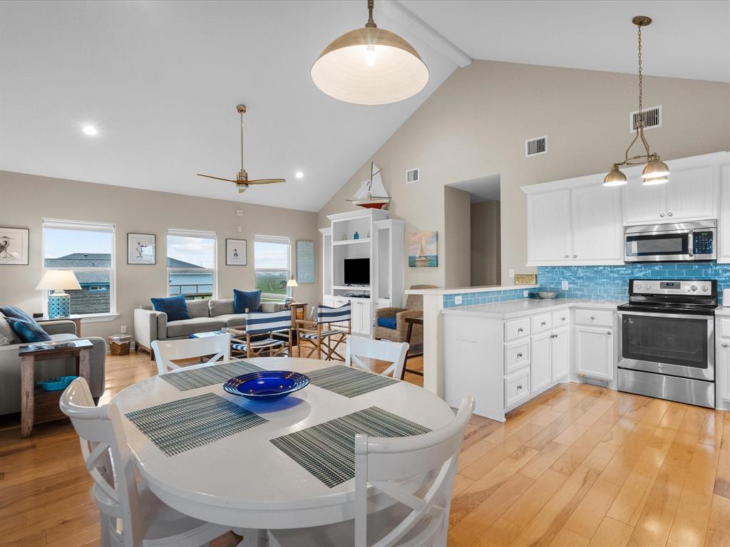 2709 Swan Court, Surfside Beach, Texas image 9