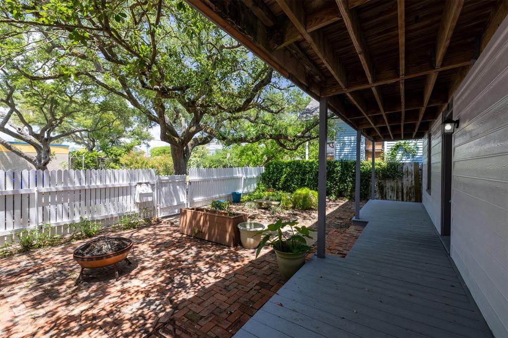 2023 Avenue O 1/2