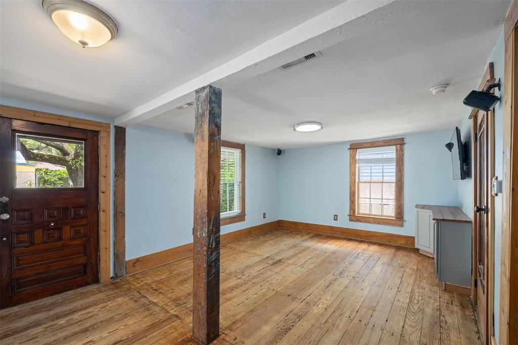 2023 Avenue O 1/2, Galveston, Texas image 6