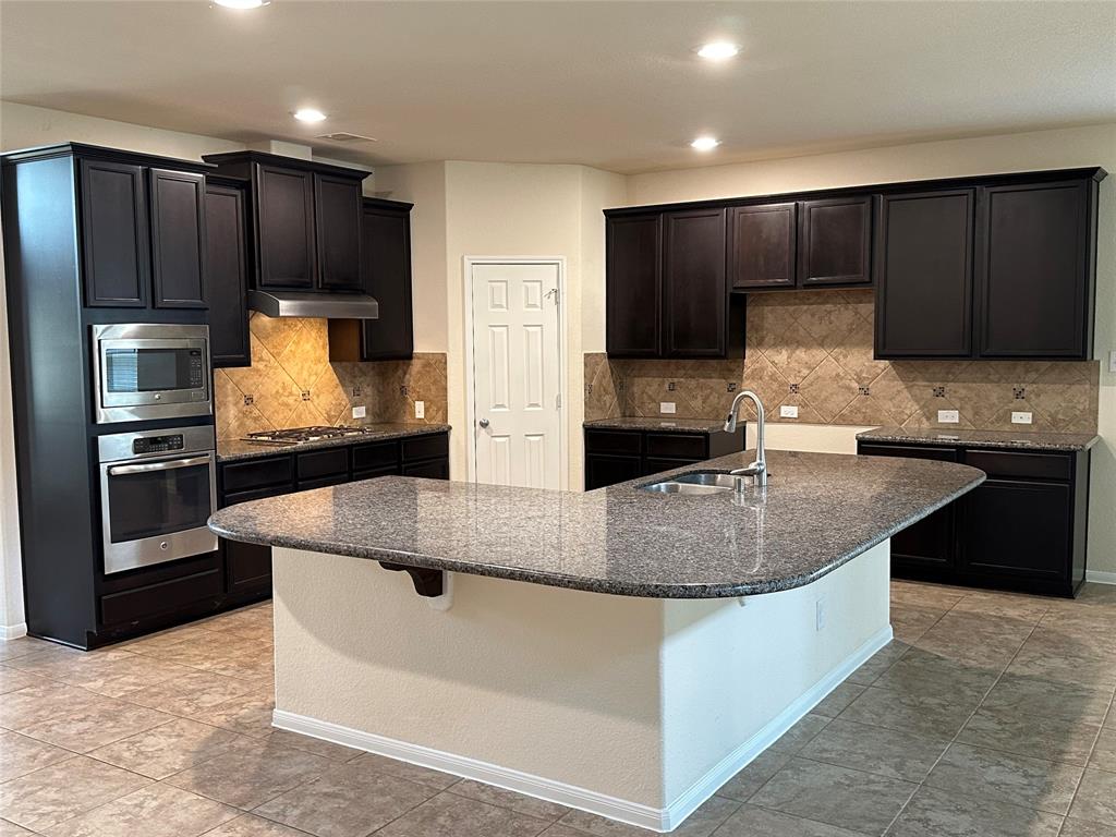 9314 Wheatfield Lane, Rosenberg, Texas image 9
