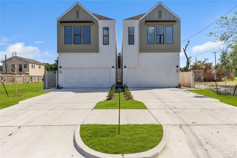 Single Family Residence in Houston TX 3206 Drew Street.jpg