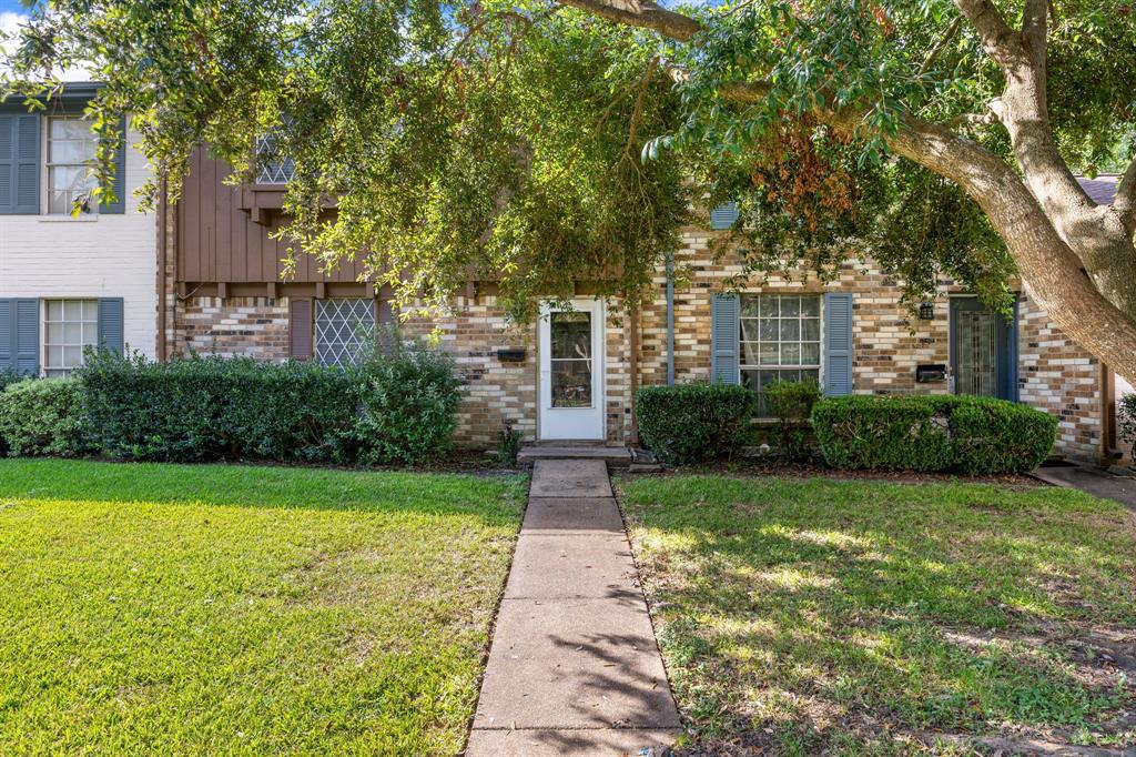 907 Garden Walk Drive, La Porte, Texas image 3