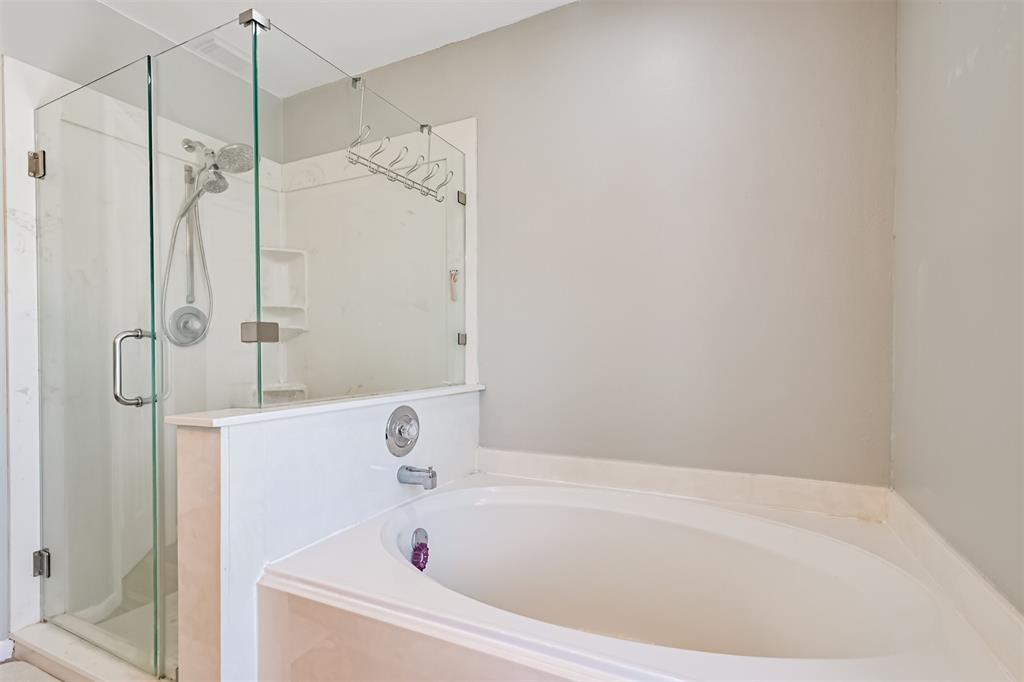 5408 Spring Branch Drive, Pearland, Texas image 19