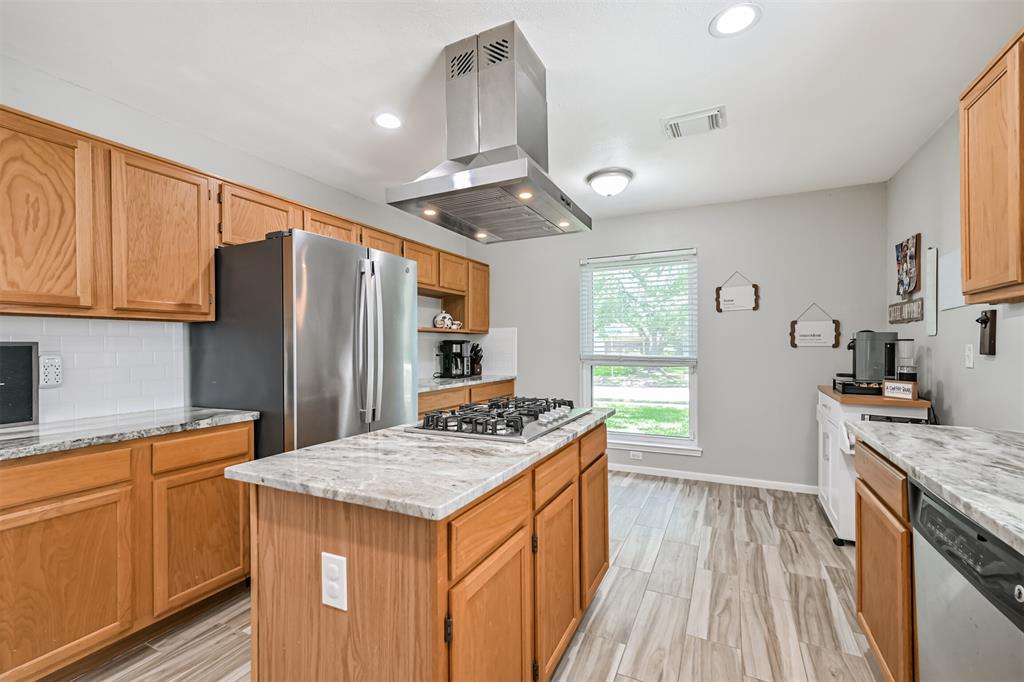 5408 Spring Branch Drive, Pearland, Texas image 10