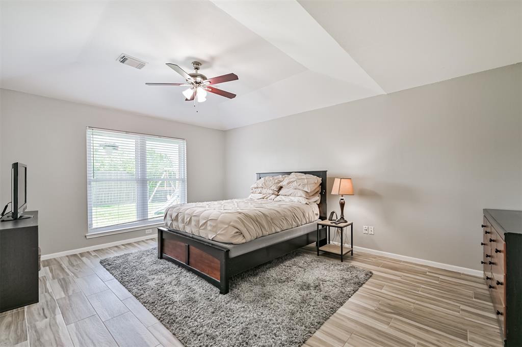 5408 Spring Branch Drive, Pearland, Texas image 15