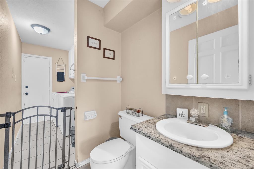 4004 Briarglen Drive, Dickinson, Texas image 24