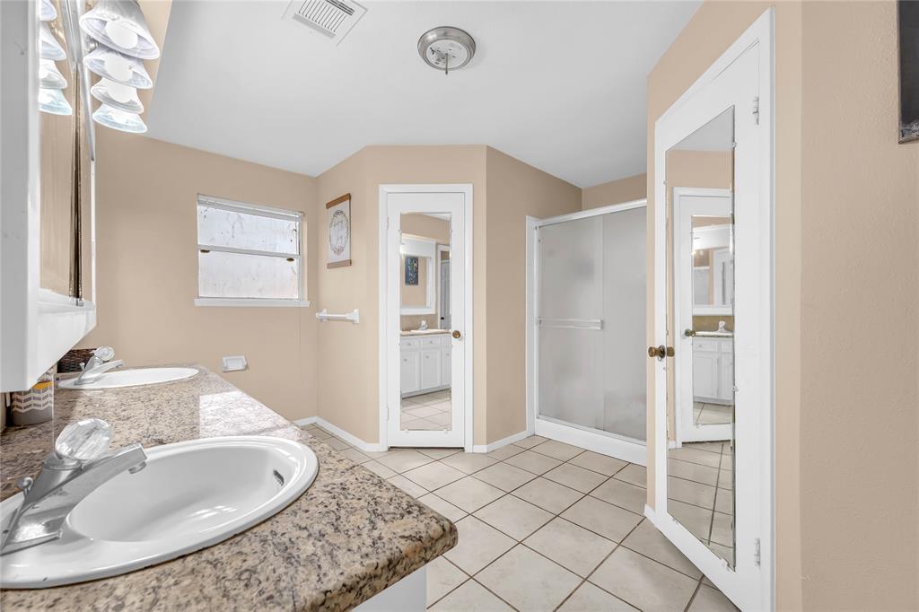 4004 Briarglen Drive, Dickinson, Texas image 19