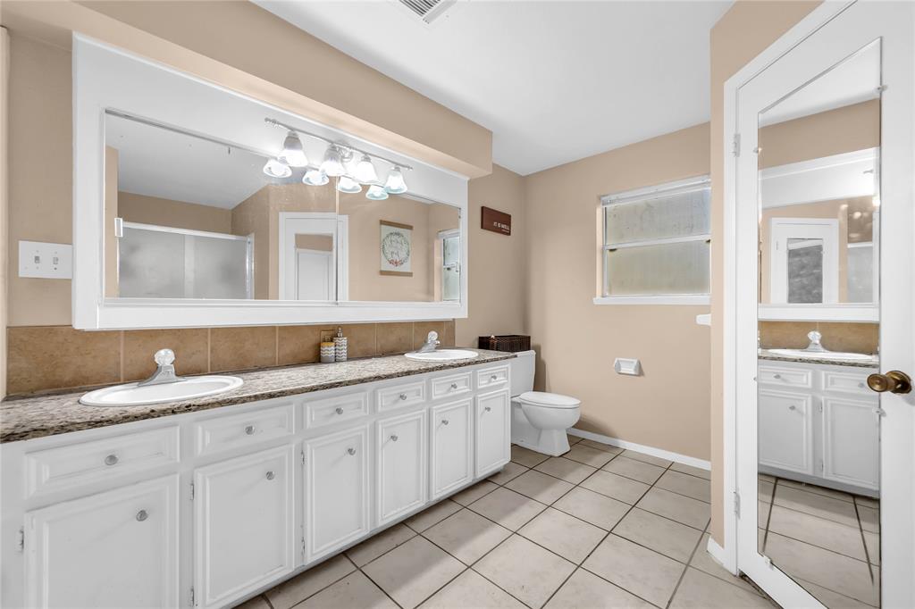 4004 Briarglen Drive, Dickinson, Texas image 20