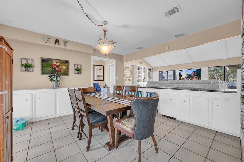 4004 Briarglen Drive, Dickinson, Texas image 11