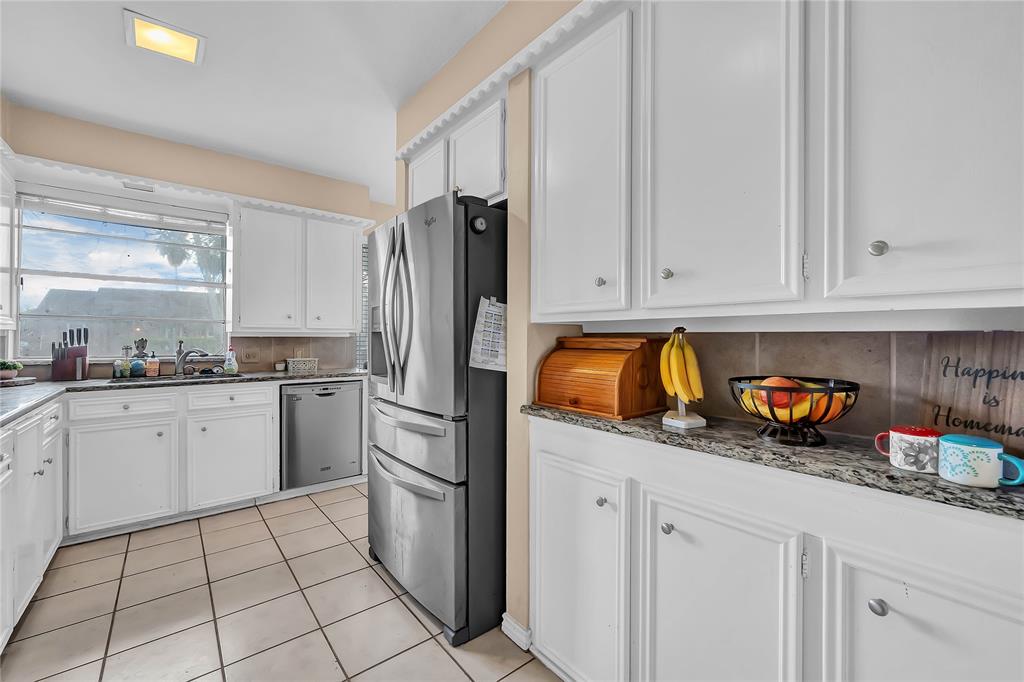 4004 Briarglen Drive, Dickinson, Texas image 15
