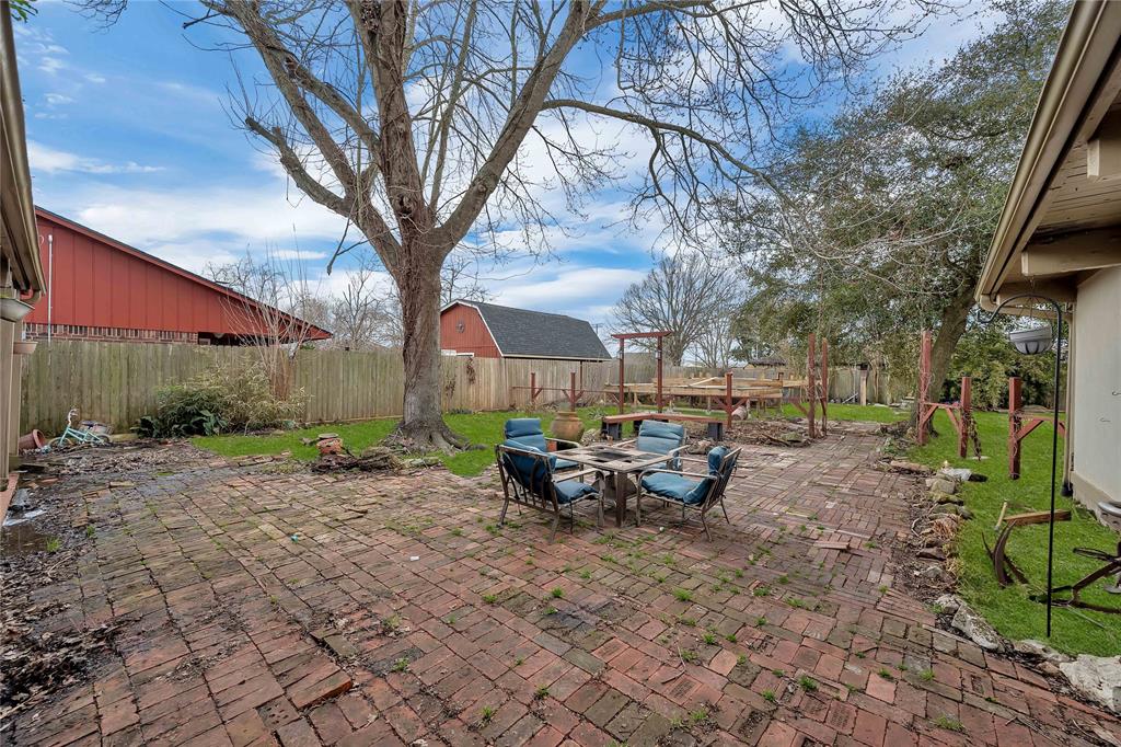 4004 Briarglen Drive, Dickinson, Texas image 29
