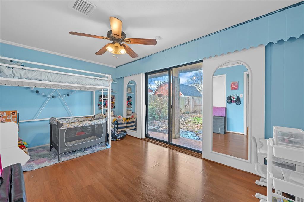 4004 Briarglen Drive, Dickinson, Texas image 21