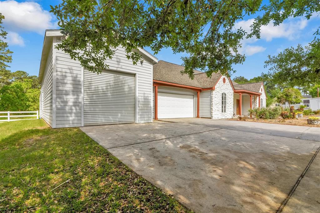 22210 Timber Ridge Drive, Magnolia, Texas image 4