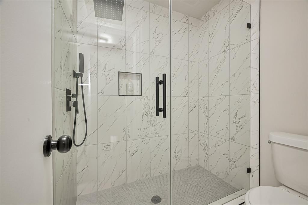 14810 Pebble Bend Drive, Houston, Texas image 33