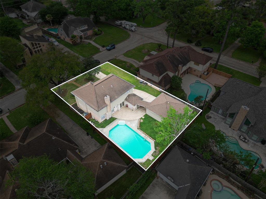 14810 Pebble Bend Drive, Houston, Texas image 42