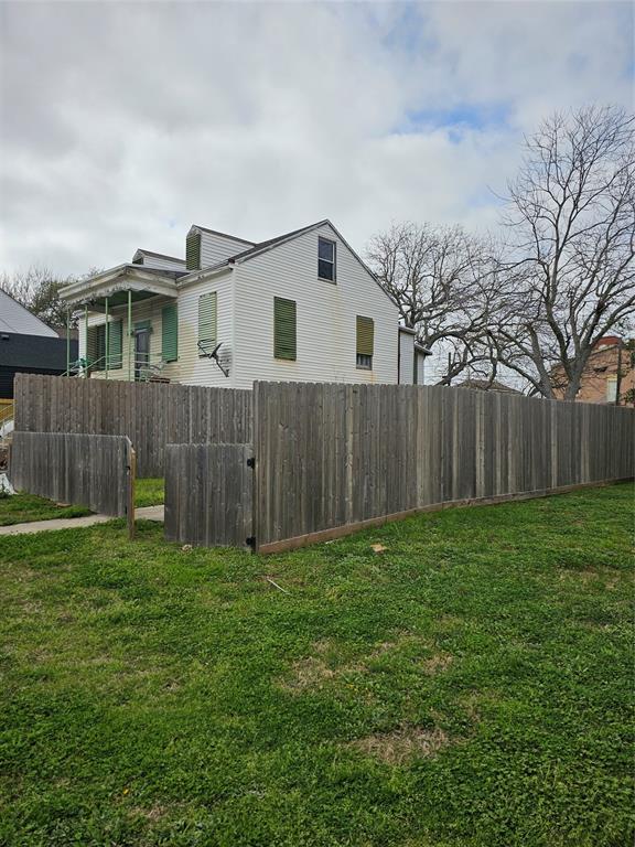 2608 Avenue M, Galveston, Texas image 4