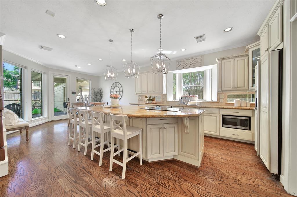 5919 Soaring Pine Court, Kingwood, Texas image 10
