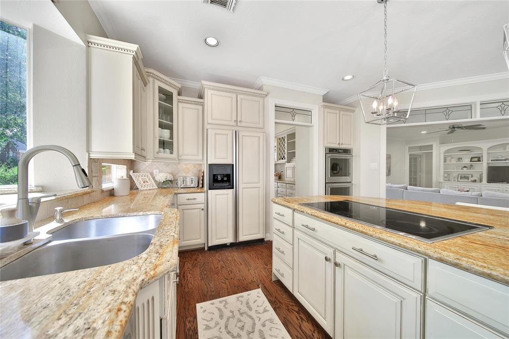 5919 Soaring Pine Court, Kingwood, Texas image 17