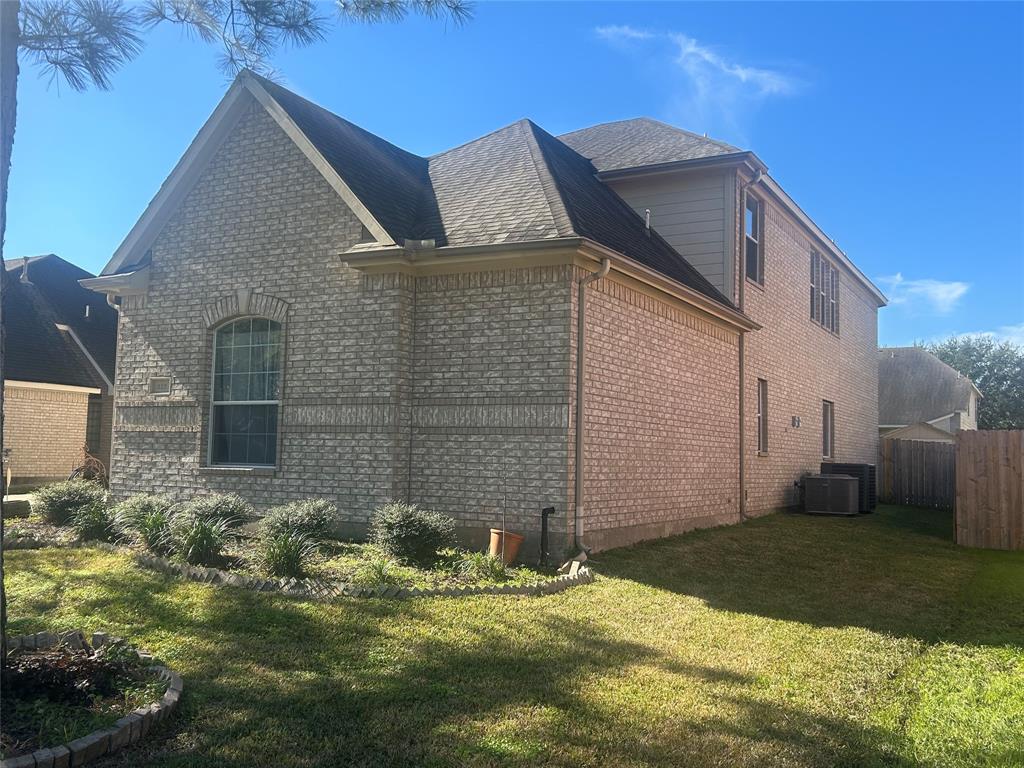 222 Elana Lane, Stafford, Texas image 1