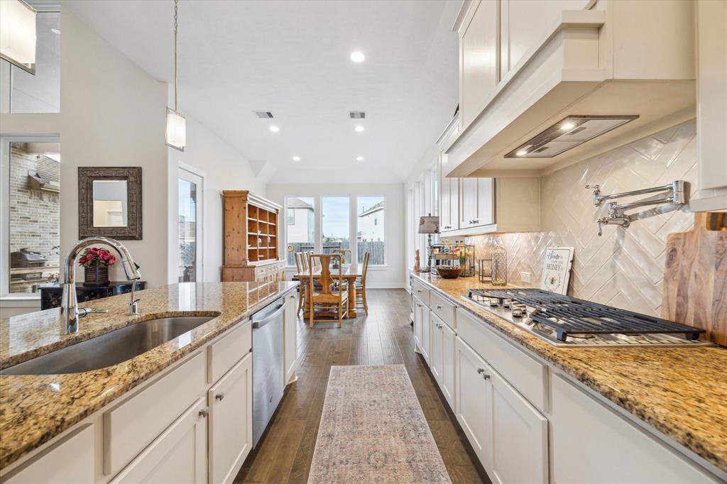 5502 Fulvetta Park Trail, Porter, Texas image 13