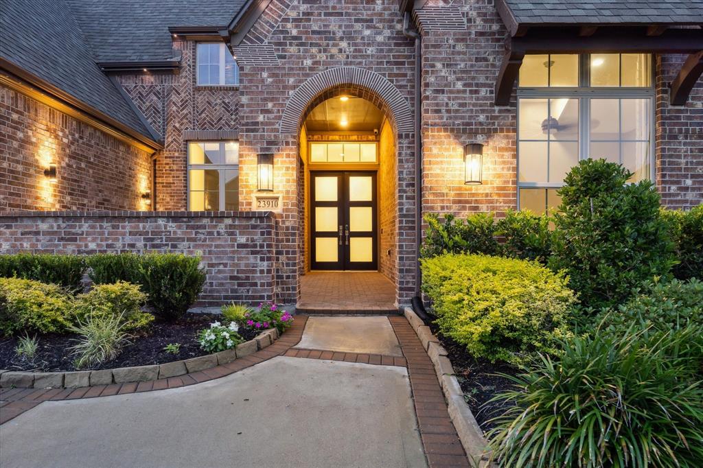 23910 Birchwood Lake Lane, Katy, Texas image 2