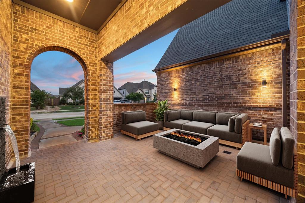 23910 Birchwood Lake Lane, Katy, Texas image 3