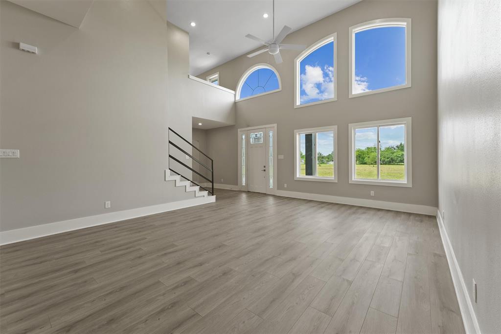 1900 Lezak Road