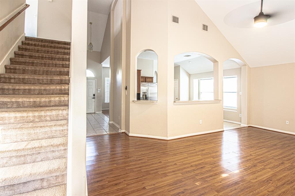 1611 Trail Oaks Court, Houston, New York image 10