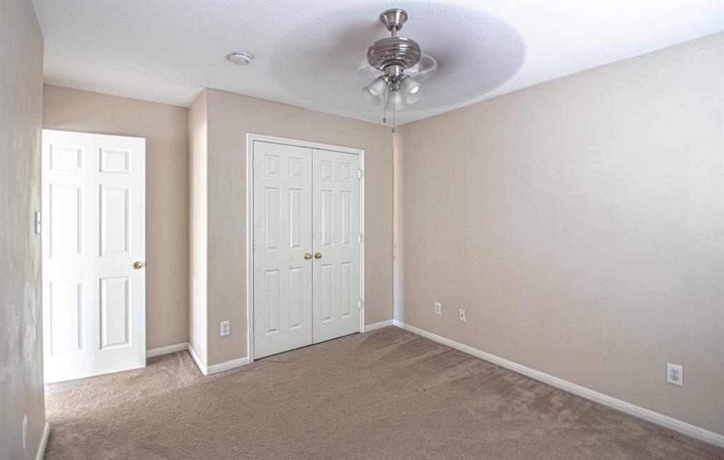 1611 Trail Oaks Court, Houston, New York image 15