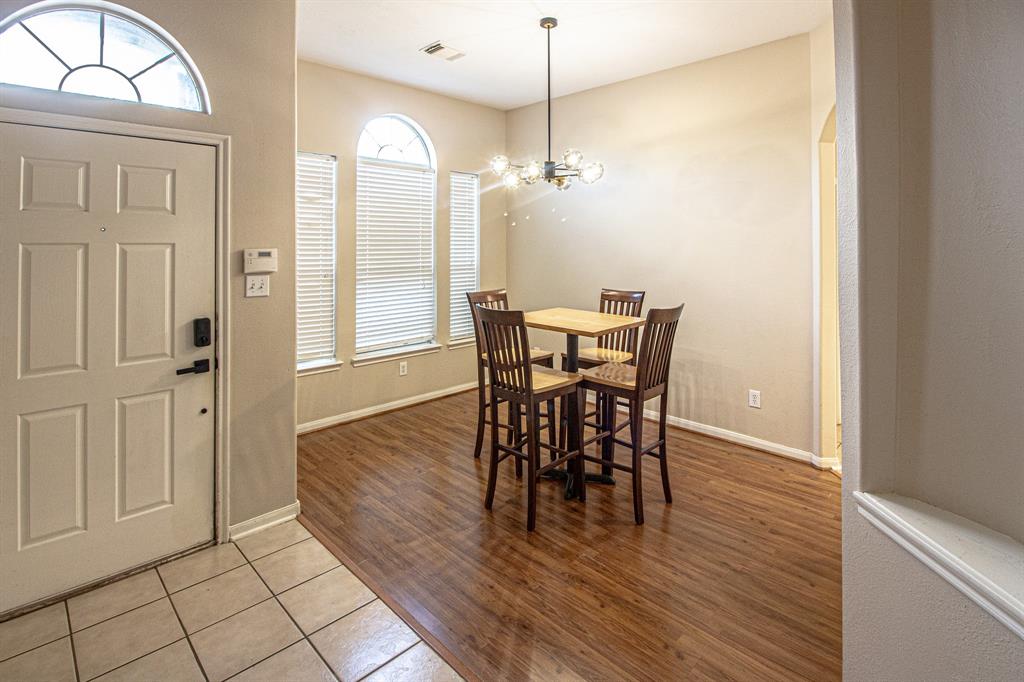 1611 Trail Oaks Court, Houston, New York image 5