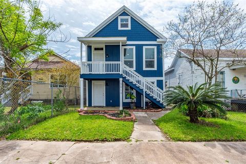Single Family Residence in Galveston TX 3919 Ursuline 38.jpg