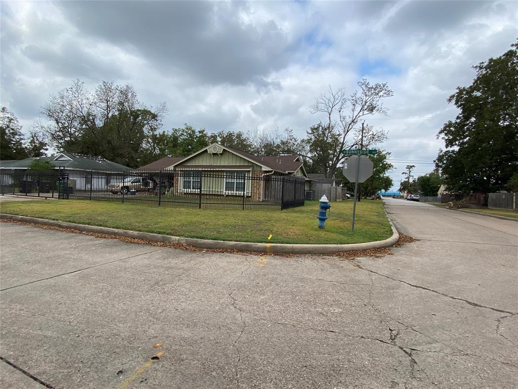 502 W Sunnyside Street, Houston, Texas image 6