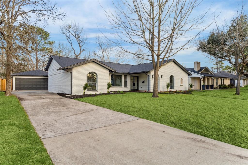 115 Blue Willow Drive, Houston, Texas image 3