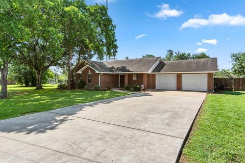 Single Family Residence in Columbus TX 1027 Garden Oaks Street 1.jpg
