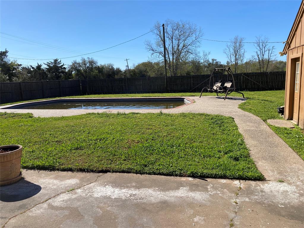 2138 Clifford Street, Alvin, Texas image 19