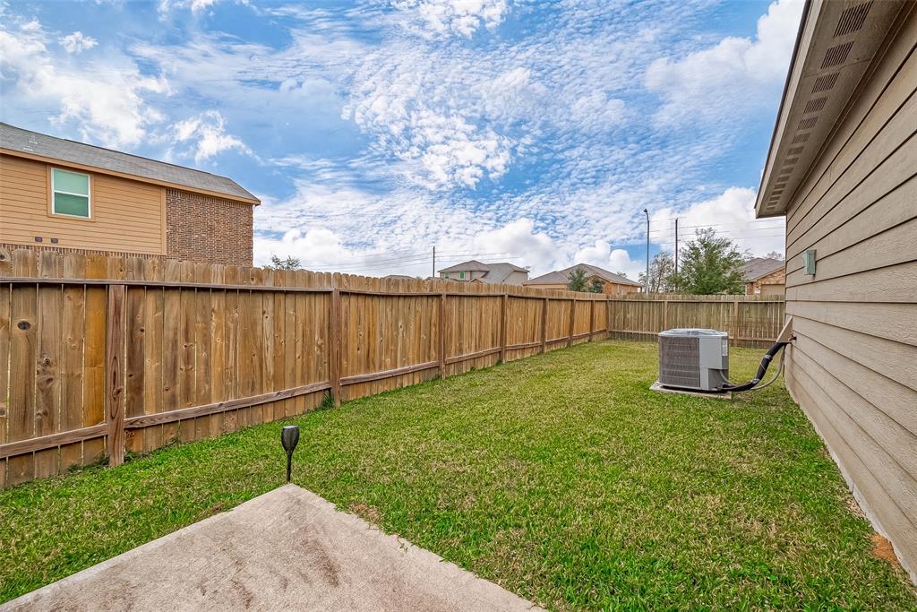 9915 Garnet Grove Drive, Rosharon, Texas image 32