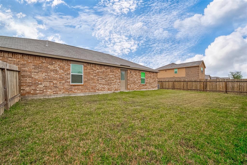 9915 Garnet Grove Drive, Rosharon, Texas image 34