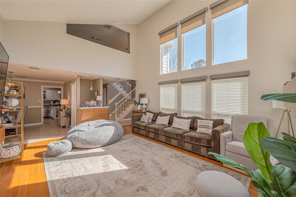 4 Kensington Court
