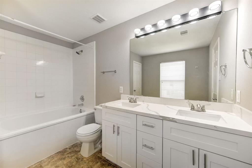 8126 Sanders Forest Court, Humble, Texas image 33