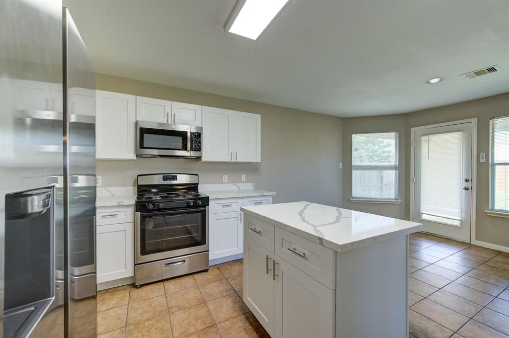 8126 Sanders Forest Court, Humble, Texas image 14