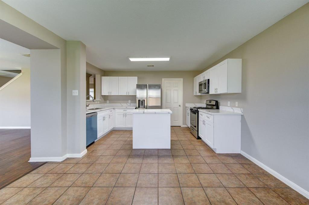 8126 Sanders Forest Court, Humble, Texas image 22