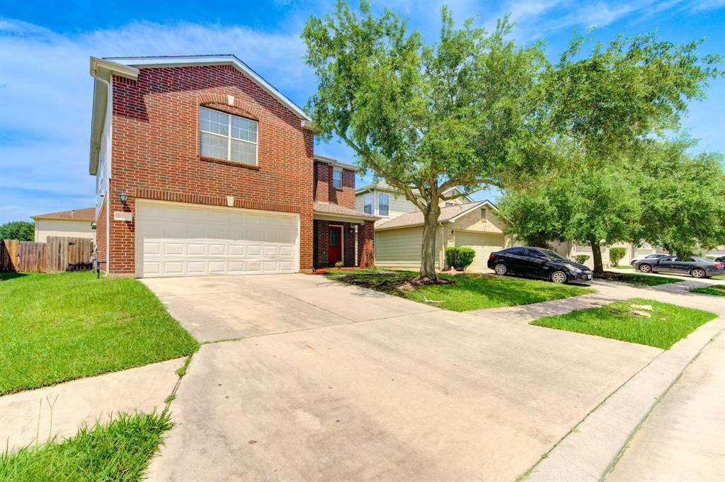 8126 Sanders Forest Court, Humble, Texas image 2