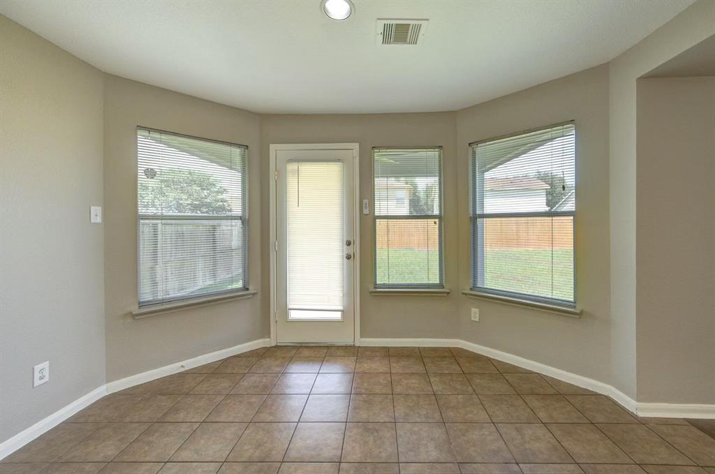8126 Sanders Forest Court, Humble, Texas image 27