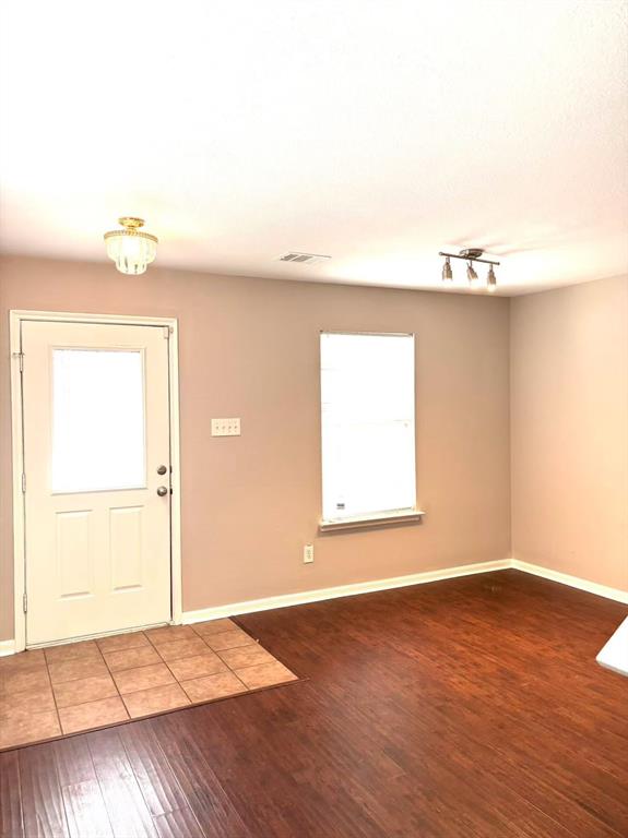 8126 Sanders Forest Court