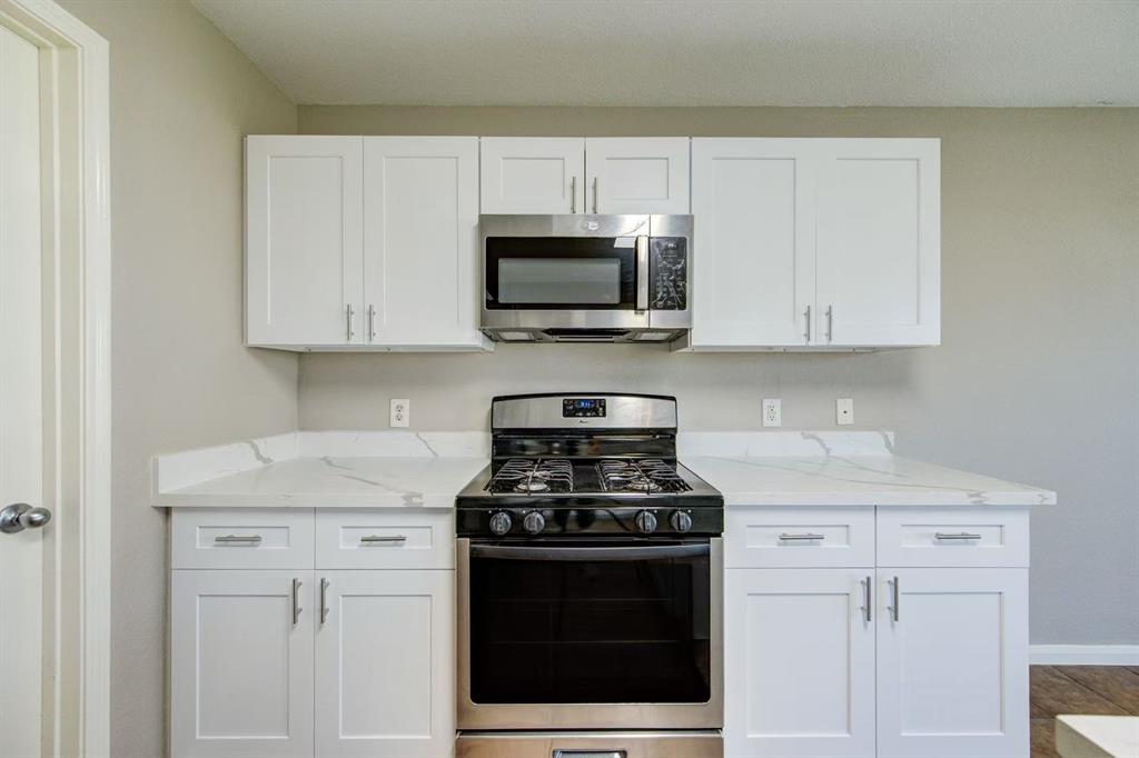 8126 Sanders Forest Court, Humble, Texas image 19