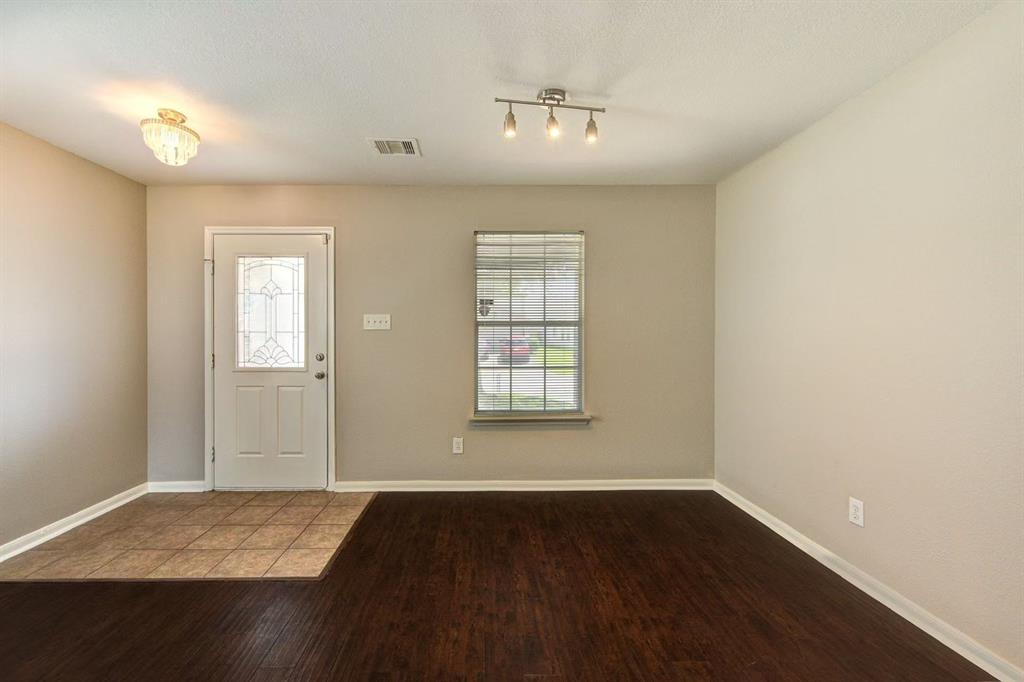 8126 Sanders Forest Court, Humble, Texas image 8