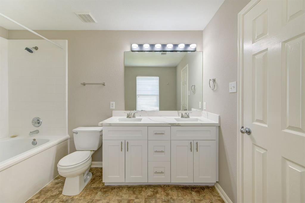 8126 Sanders Forest Court, Humble, Texas image 37