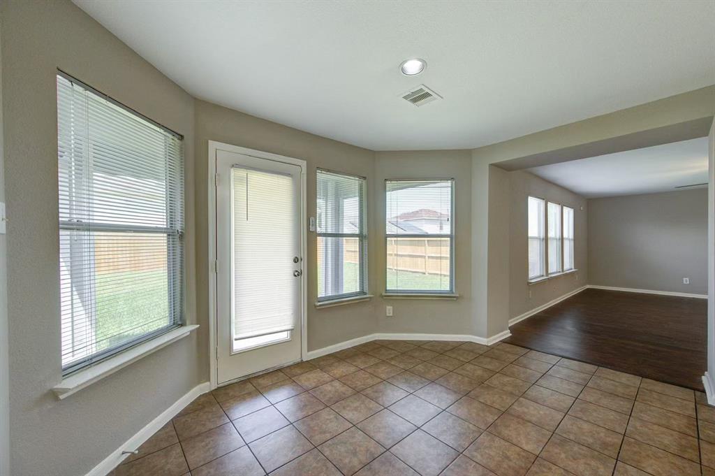 8126 Sanders Forest Court, Humble, Texas image 28