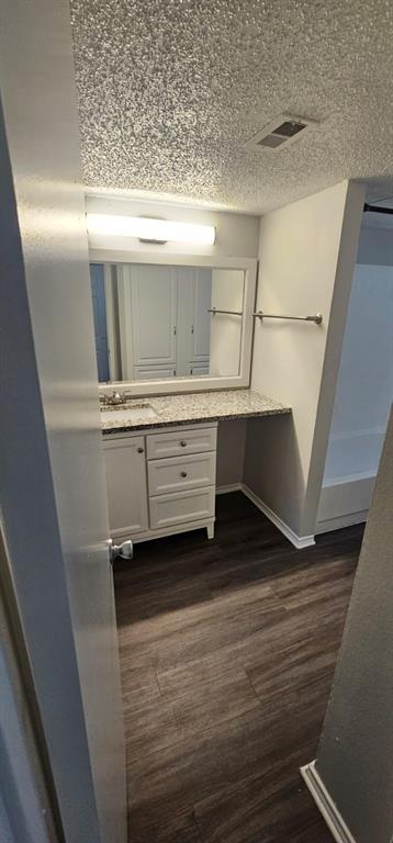 3737 Timberglen Road 2712