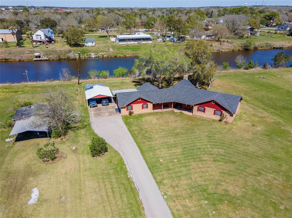 8710 Robinson Road, Hitchcock, Texas image 2
